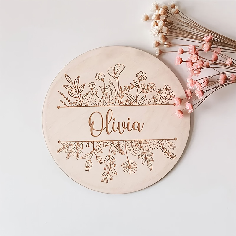 Home Decor Inspo - Plaque de nom gravée florale personnalisée,